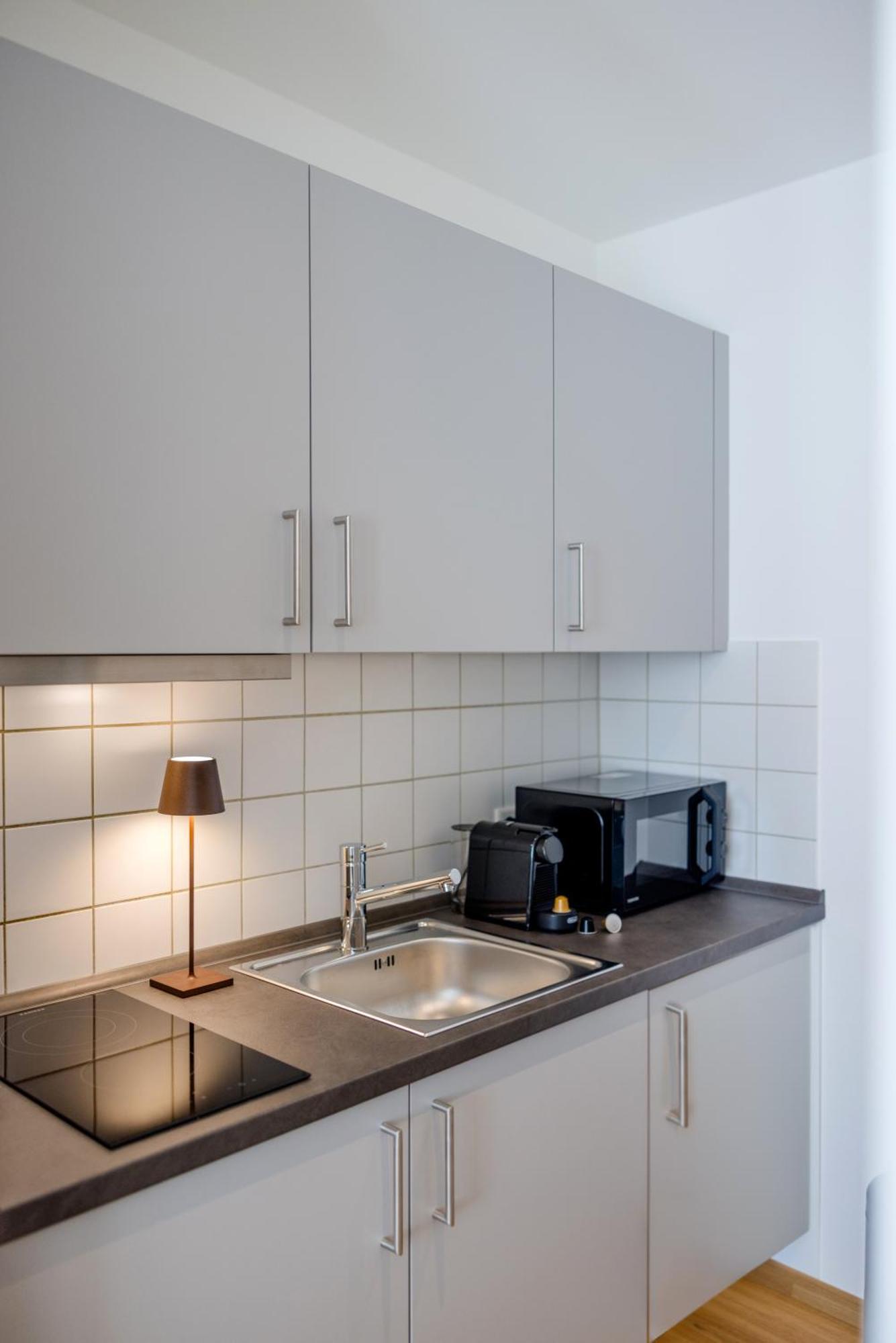 Lumen Homes - Altstadt-Studio Direkt Im Zentrum, Kueche, Netflix, Oeffentlicher Parkplatz Ums Eck Ingolstadt Exterior foto