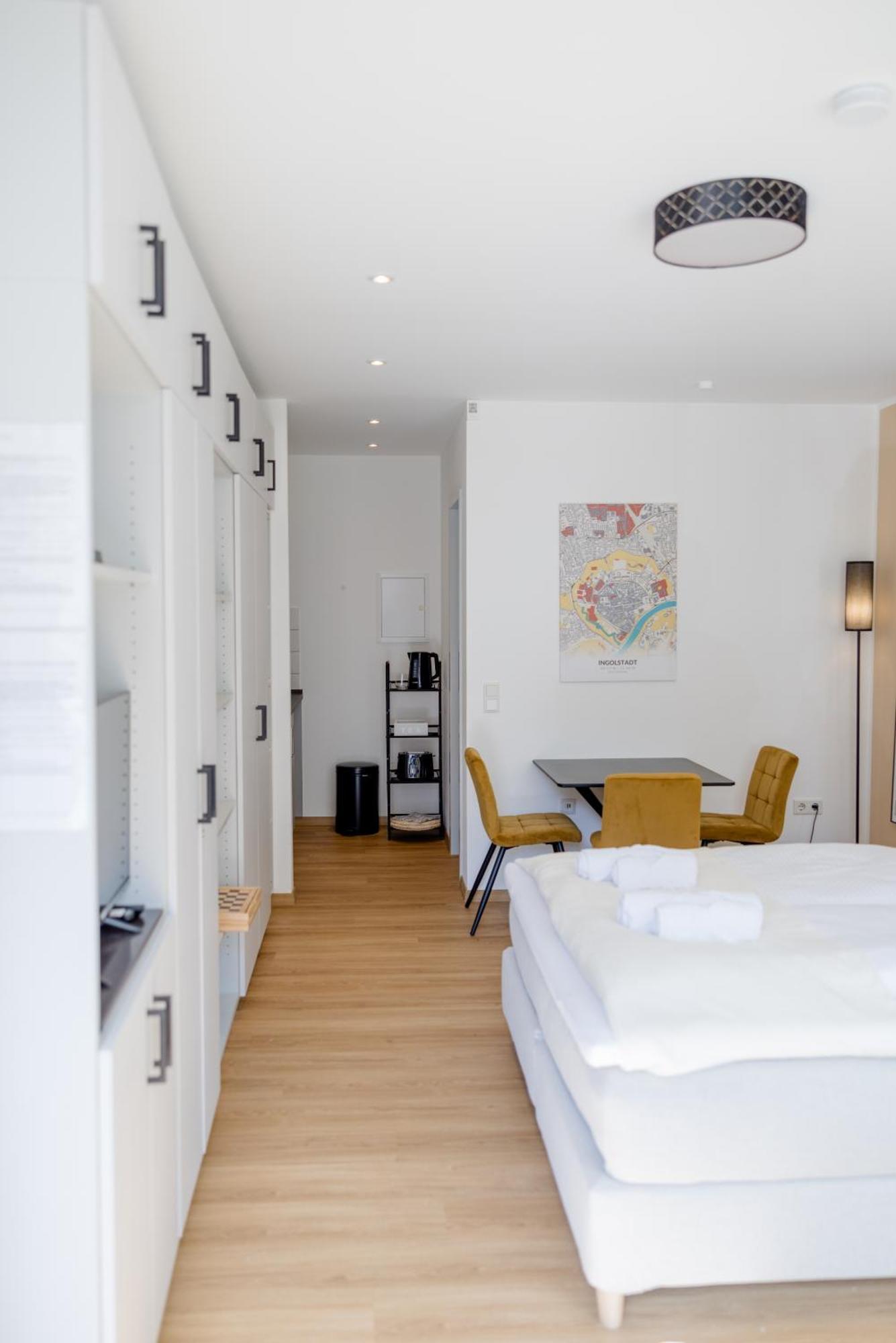 Lumen Homes - Altstadt-Studio Direkt Im Zentrum, Kueche, Netflix, Oeffentlicher Parkplatz Ums Eck Ingolstadt Exterior foto